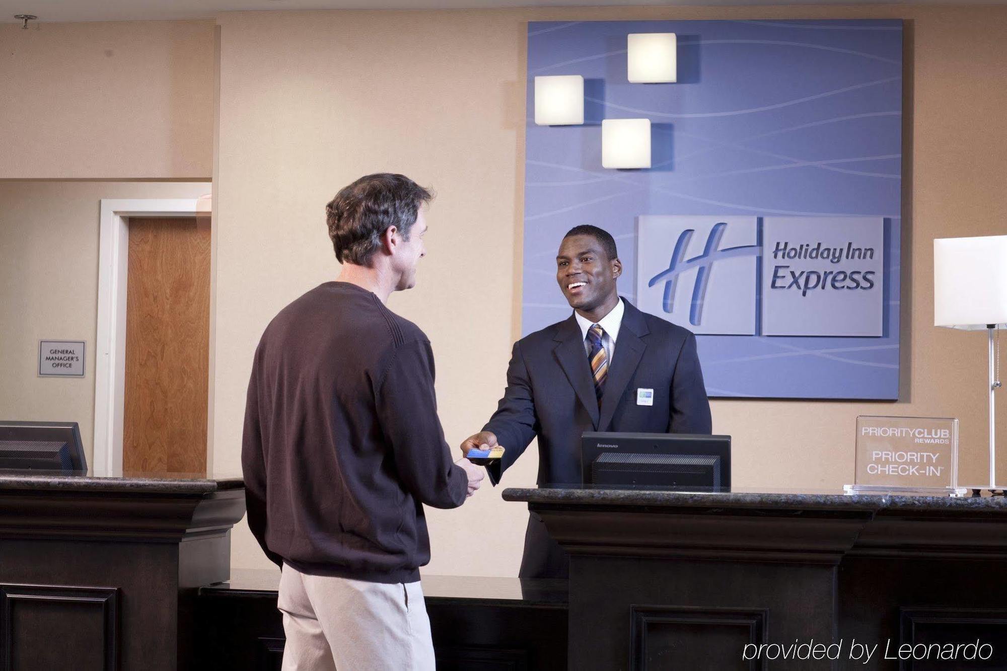 Holiday Inn Express - Charleston/Kanawha City By Ihg Интериор снимка